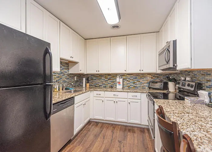 Uptown Oc 2 Bedroom With Pool Sauna And Pickleball Holiday home *