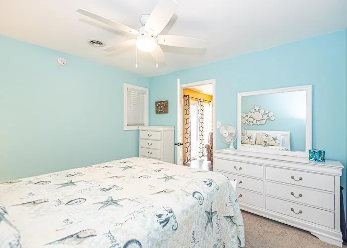 Uptown Oc 2 Bedroom With Pool Sauna And Pickleball
