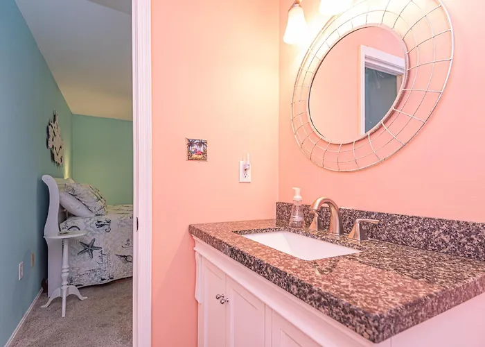 Uptown Oc 2 Bedroom With Pool Sauna And Pickleball