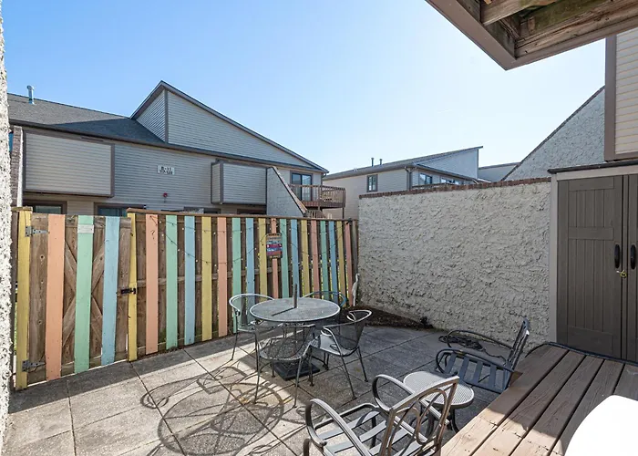Holiday home Uptown Oc 2 Bedroom With Pool Sauna And Pickleball *