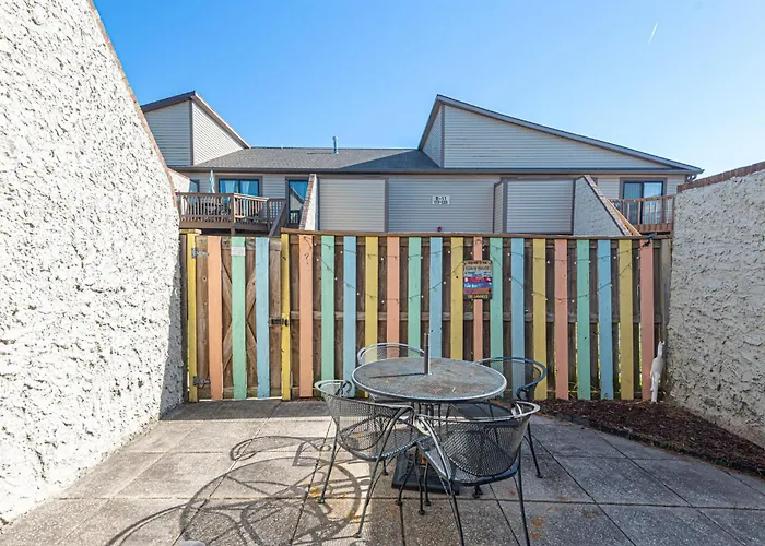 Holiday home Uptown Oc 2 Bedroom With Pool Sauna And Pickleball *